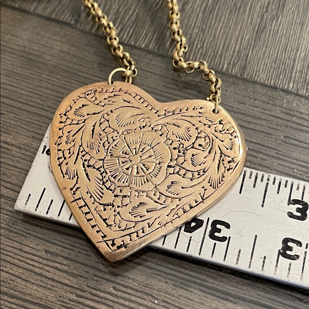 Vintage Brass Etched Heart Pendant with Rolo Chain Necklace - Picture 5 of 16